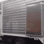 Carrocería con camarote tipo Furgón sobre Cabstar