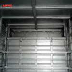 Furgón con camarote retráctil sobre NHR