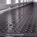 Furgón Forrado en Lámina Lisa