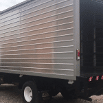 Furgón NPR con Puerta Lateral