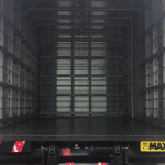 Furgón NPR con Puerta Lateral