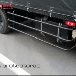 Carrocería de estacas con banda en material ecológico