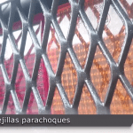 Carrocería de estacas con parales metálicos sobre Chevrolet NHR