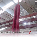 Estacas personalizadas con tono sobre chasis Chevrolet NQR