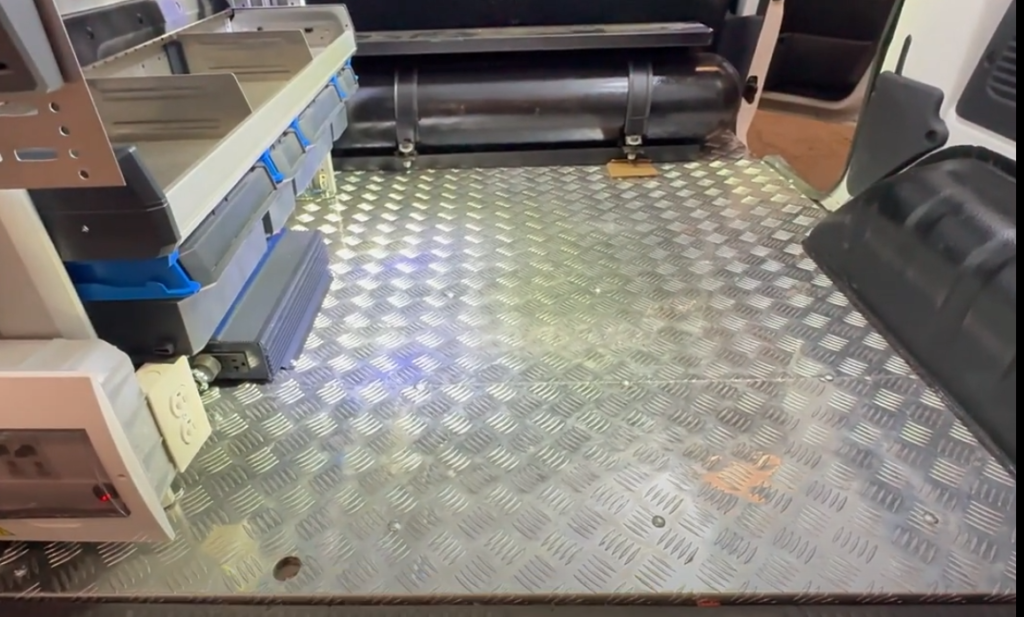 Piso en aluminio alfajor